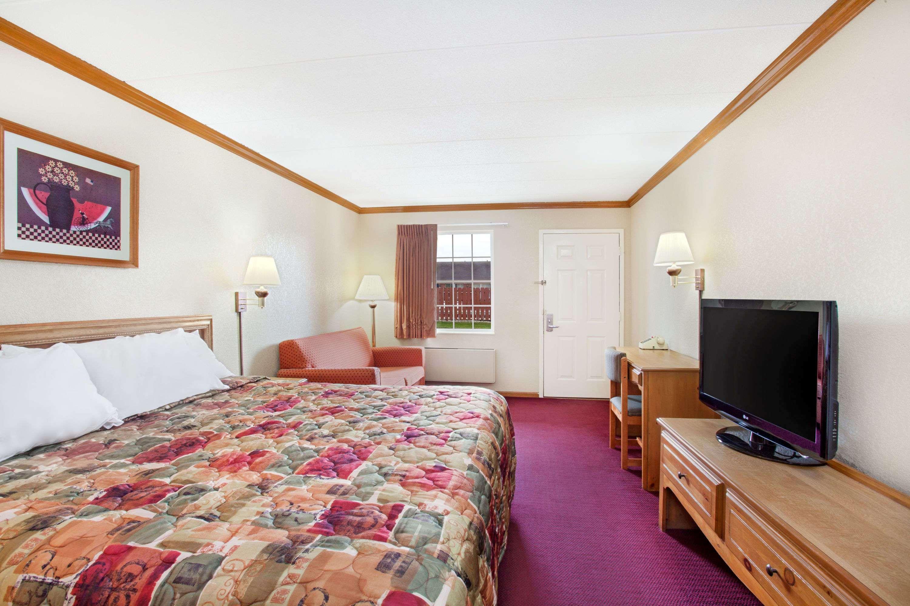 Days Inn By Wyndham Auburn Kültér fotó